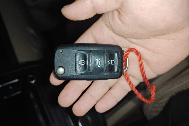 Used Volkswagen Sagitar 2011 1.4 TSI Automatic Tech Model Vehicle Key