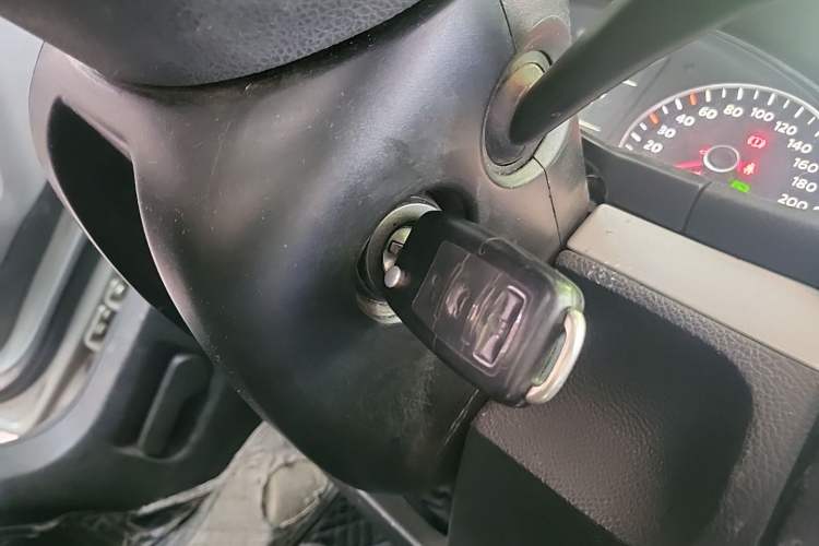 Used Volkswagen Sagitar 2011 1.6L Automatic Comfort Edition Vehicle Key