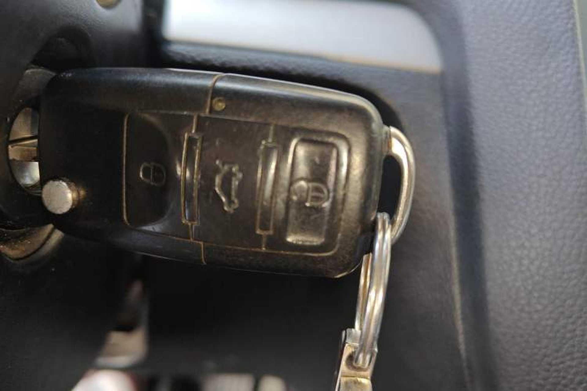 Used Volkswagen Sagitar 2011 1.6L Automatic Comfort Edition Vehicle Key