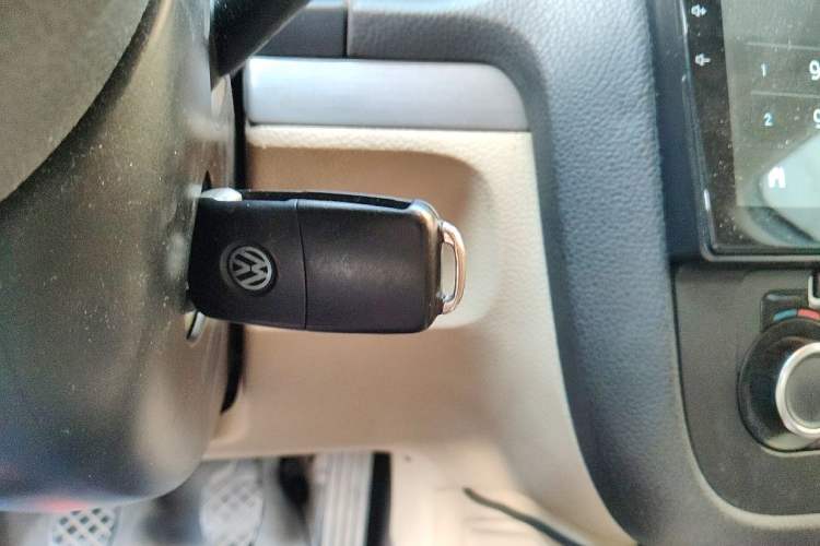 Used Volkswagen Sagitar 2011 1.4 TSI Manual Tech Model Vehicle Key