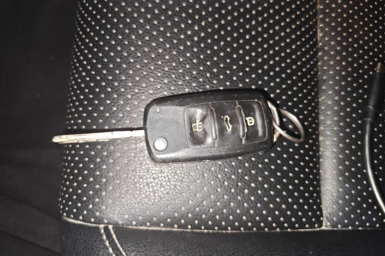 Used Volkswagen Sagitar 2011 1.4 TSI Automatic Luxury Edition Vehicle Key