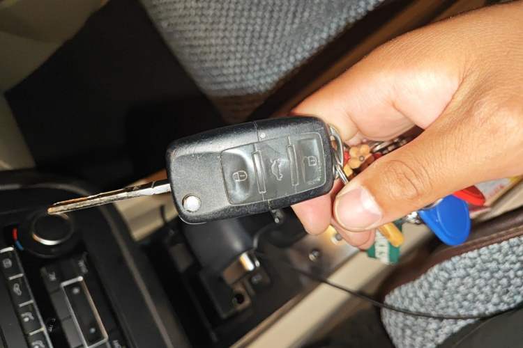 Used Volkswagen Sagitar 2011 1.4 TSI Automatic Luxury Edition Vehicle Key