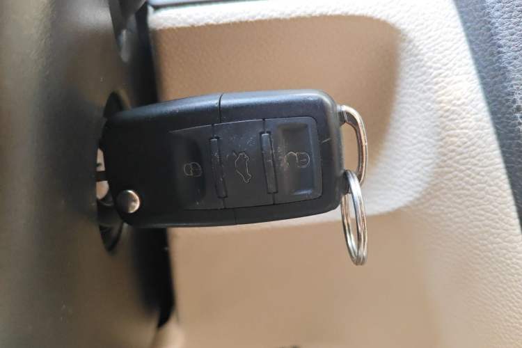 Used Volkswagen Sagitar 2011 1.4 TSI Manual Tech Model Vehicle Key