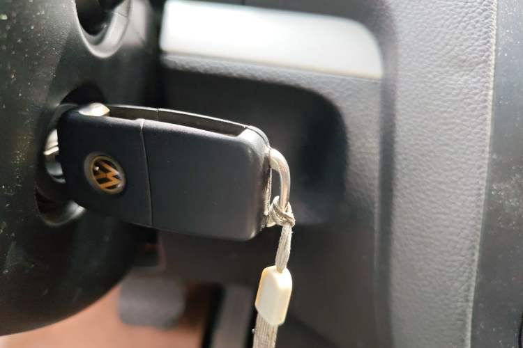 Used Volkswagen Sagitar 2011 1.6L Automatic Special Edition Vehicle Key