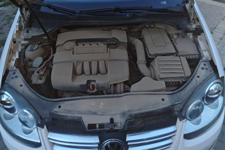 Used Volkswagen Sagitar 2011 1.6L Automatic Special Edition Engine Bay
