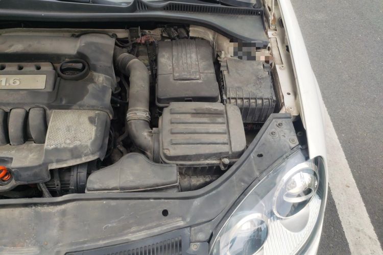 Used Volkswagen Sagitar 2011 1.6L Automatic Comfort Edition Engine Bay Left