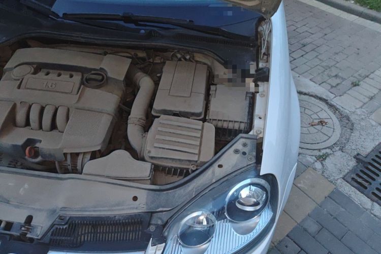 Used Volkswagen Sagitar 2011 1.6L Automatic Special Edition Engine Bay Left