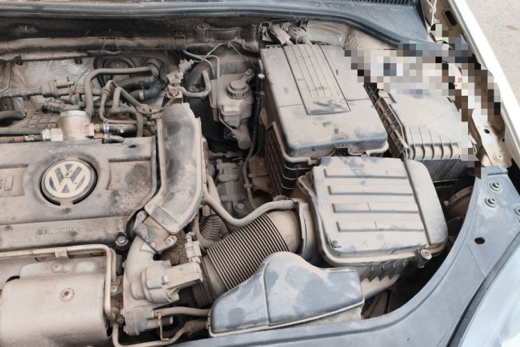 Used Volkswagen Sagitar 2011 1.4 TSI Automatic Luxury Edition Engine Bay Left