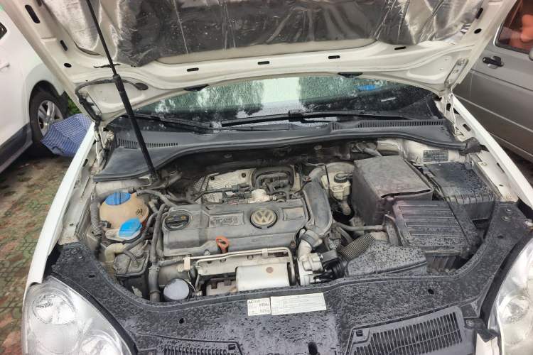 Used Volkswagen Sagitar 2011 1.4 TSI Manual Luxury Edition Engine Bay