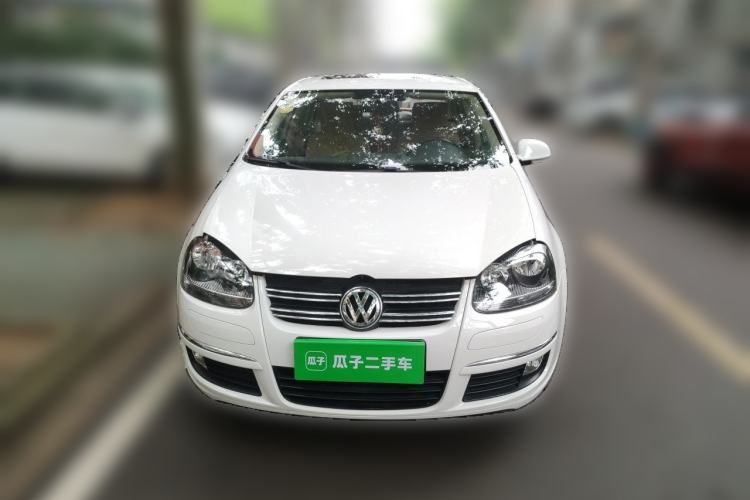 Used Volkswagen Sagitar 2011 1.6L Automatic Comfort Edition Front