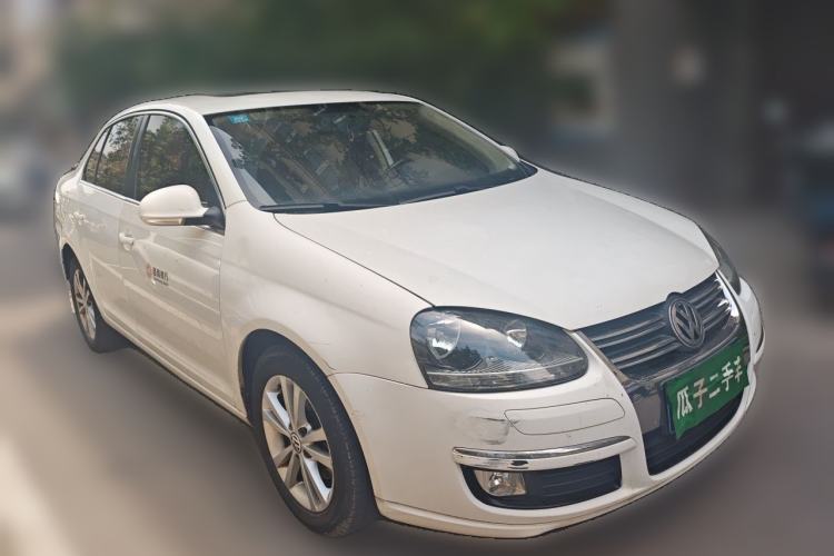Used Volkswagen Sagitar 2011 1.4 TSI Automatic Luxury Edition Front Right 45 Deg