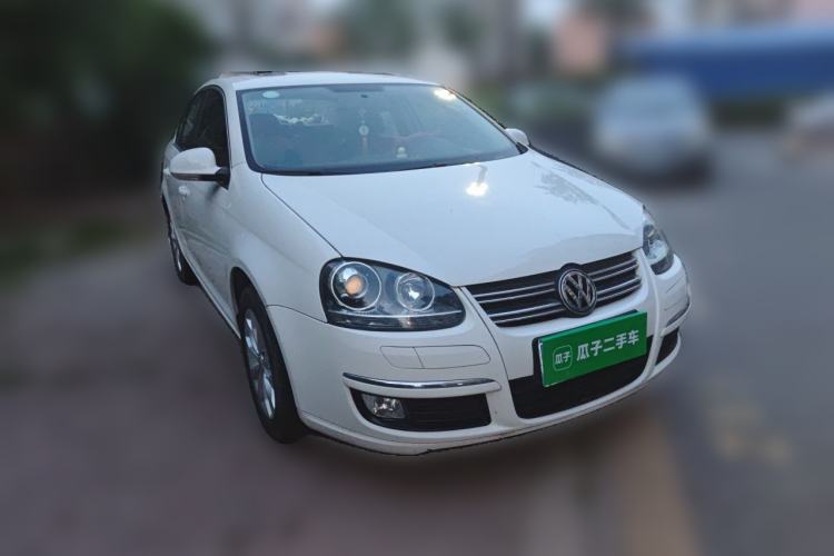 Used Volkswagen Sagitar 2011 1.6L Automatic Special Edition Front Right 45 Deg