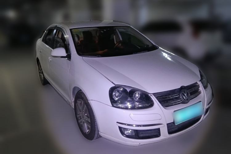 Used Volkswagen Sagitar 2011 1.6L Automatic Fashion Edition Front Right 45 Deg