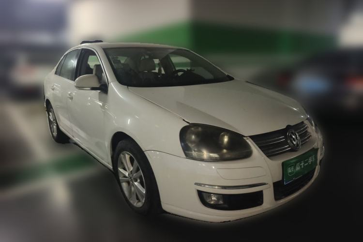 Used Volkswagen Sagitar 2011 1.4 TSI Automatic Tech Model Front Right 45 Deg