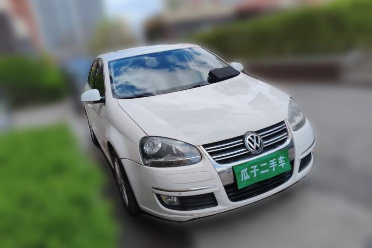 Used Volkswagen Sagitar 2011 1.4 TSI Automatic Luxury Edition Front Right 45 Deg