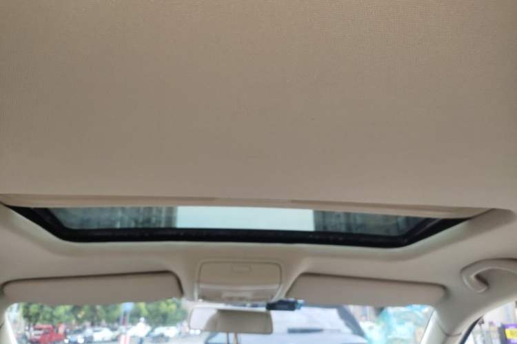 Used Volkswagen Sagitar 2011 1.6L Automatic Comfort Edition Headliner