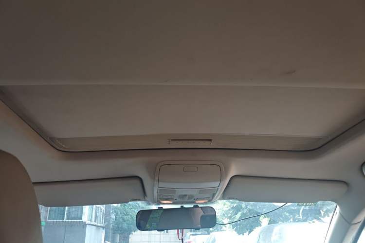 Used Volkswagen Sagitar 2011 1.4 TSI Automatic Luxury Edition Headliner