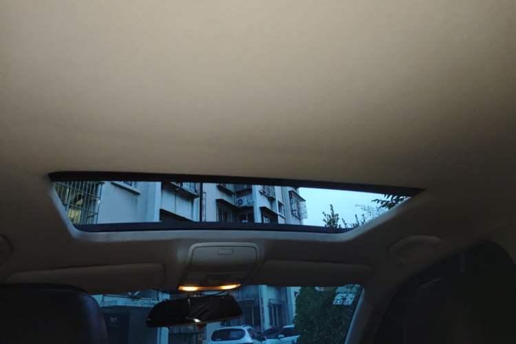 Used Volkswagen Sagitar 2011 1.6L Automatic Special Edition Headliner