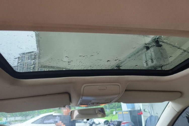 Used Volkswagen Sagitar 2011 1.6L Automatic Comfort Edition Headliner