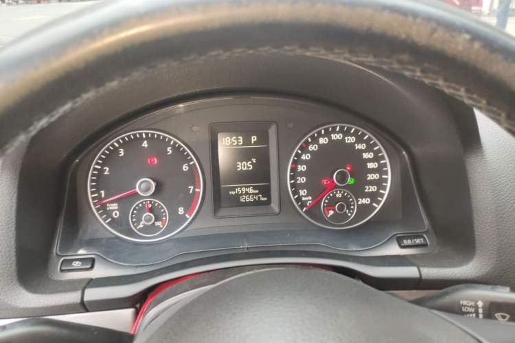 Used Volkswagen Sagitar 2011 1.6L Automatic Comfort Edition Instrument Cluster