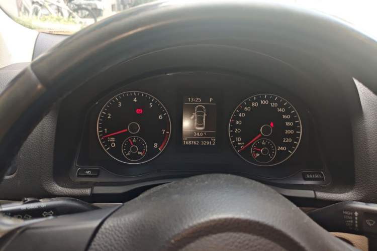 Used Volkswagen Sagitar 2011 1.4 TSI Automatic Luxury Edition Instrument Cluster