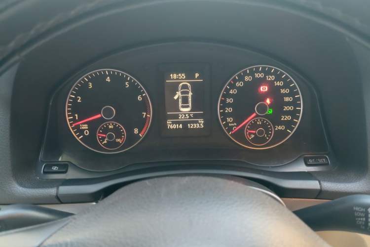 Used Volkswagen Sagitar 2011 1.4 TSI Automatic Tech Model Instrument Cluster