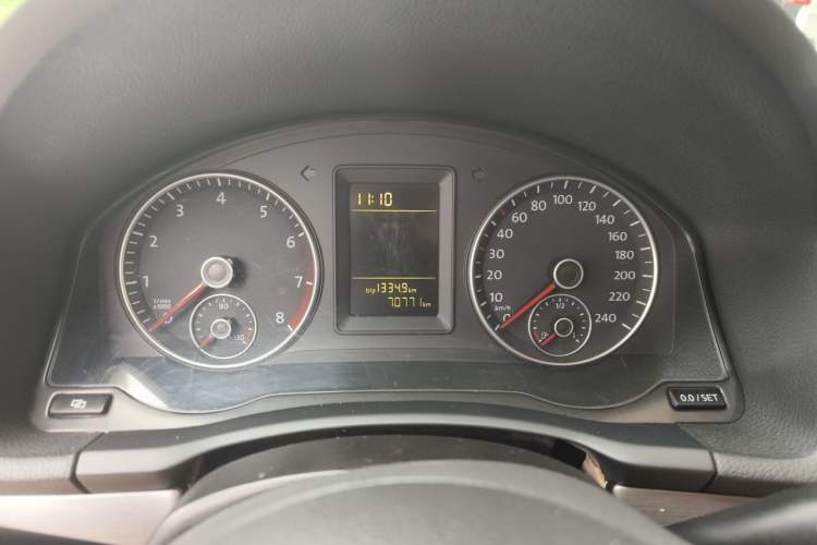 Used Volkswagen Sagitar 2011 1.6L Automatic Comfort Edition Instrument Cluster