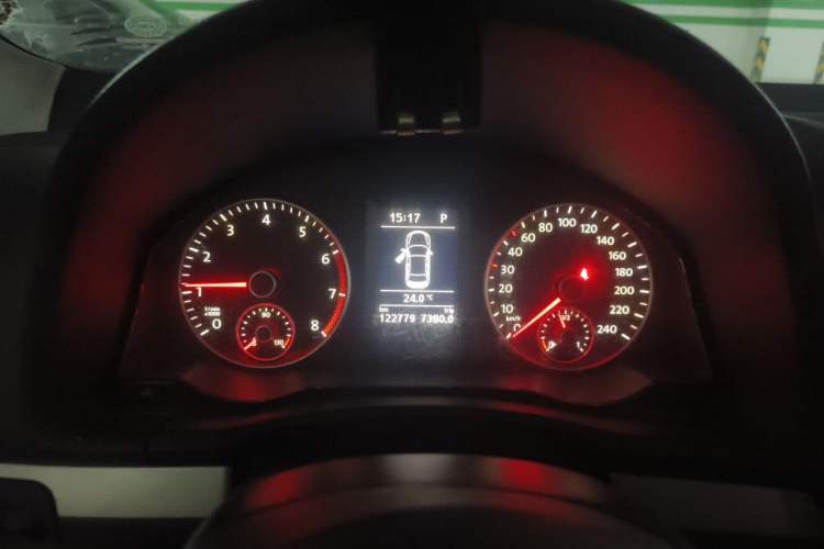 Used Volkswagen Sagitar 2011 1.4 TSI Automatic Tech Model Instrument Cluster