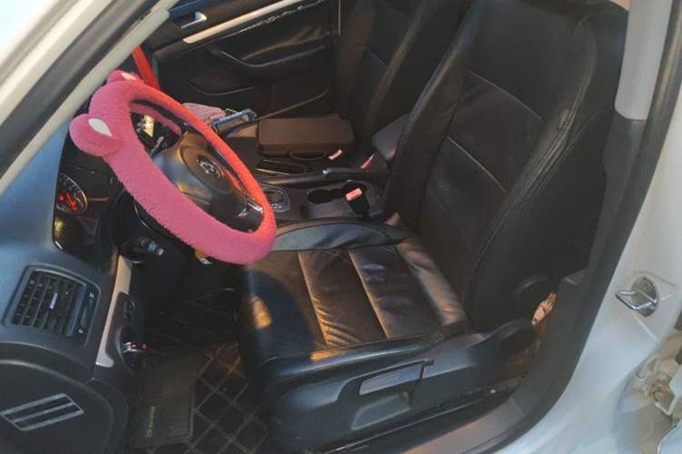 Used Volkswagen Sagitar 2011 1.6L Automatic Special Edition Left Front Seat