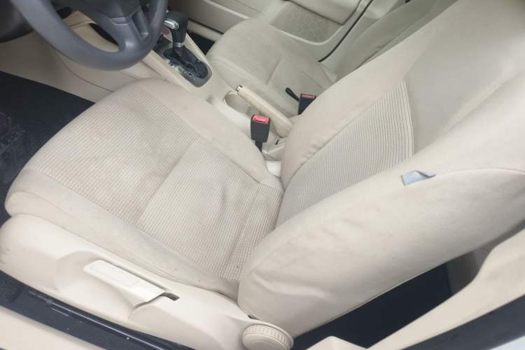 Used Volkswagen Sagitar 2011 1.6L Automatic Comfort Edition Left Front Seat