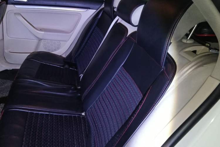 Used Volkswagen Sagitar 2011 1.6L Automatic Fashion Edition Left Rear Seat