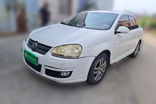 Ojetý Volkswagen Sagitar 2011 1.6L Manual Fashion Edition