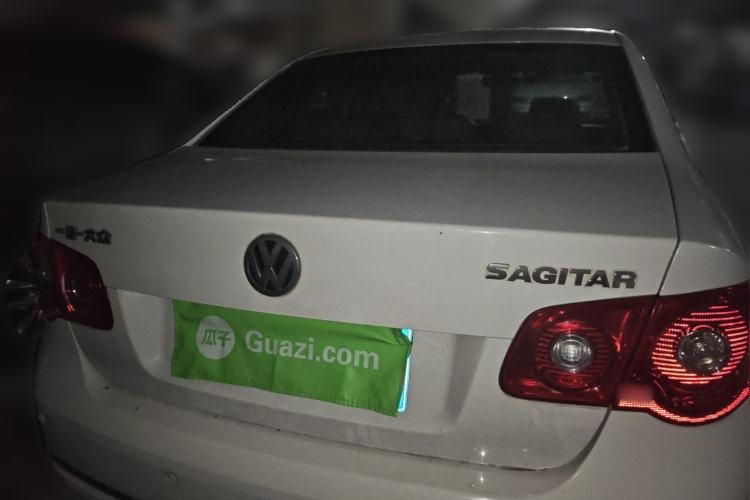 Used Volkswagen Sagitar 2011 1.6L Automatic Fashion Edition Rear