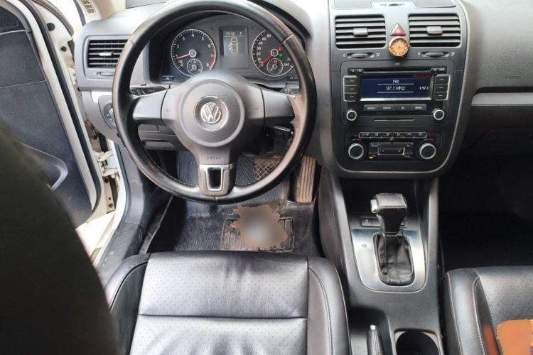 Used Volkswagen Sagitar 2011 1.4 TSI Automatic Luxury Edition Steering Wheel