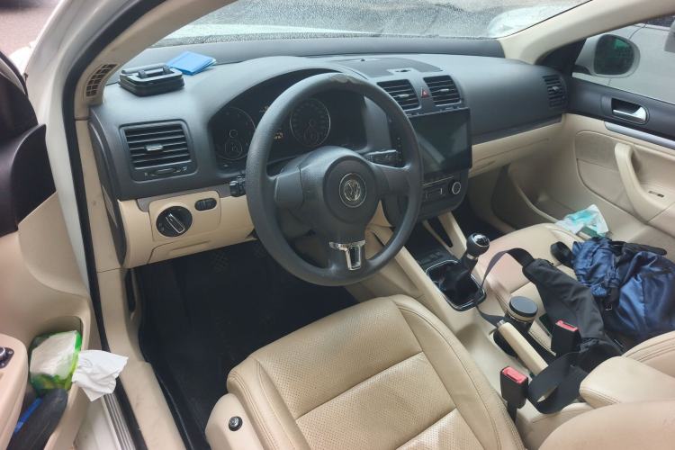 Used Volkswagen Sagitar 2011 1.4 TSI Manual Luxury Edition Steering Wheel