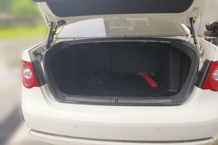 Used Volkswagen Sagitar 2011 1.6L Automatic Comfort Edition Trunk