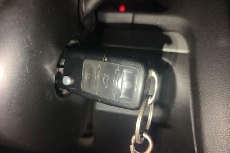 Used Volkswagen Sagitar 2011 1.4 TSI Automatic Tech Model Vehicle Key