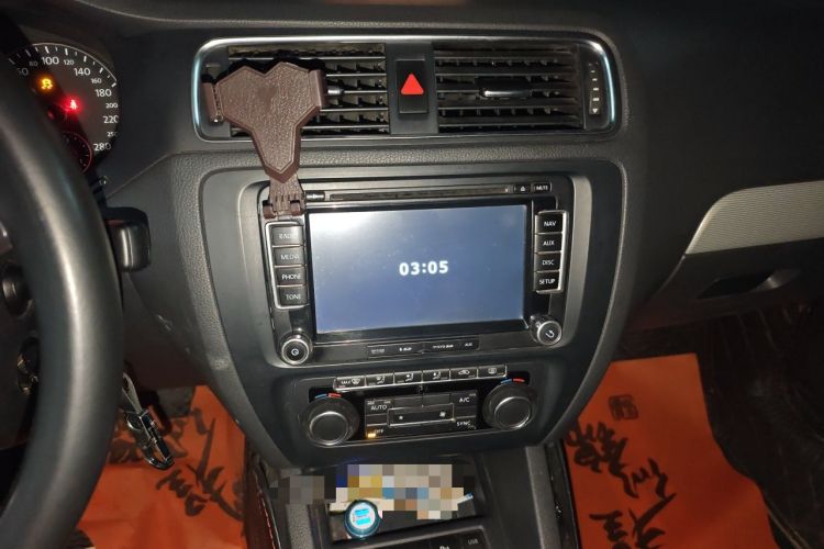Used Volkswagen Sagitar 2012 1.4TSI Manual Luxury Model Audio And AC Panel