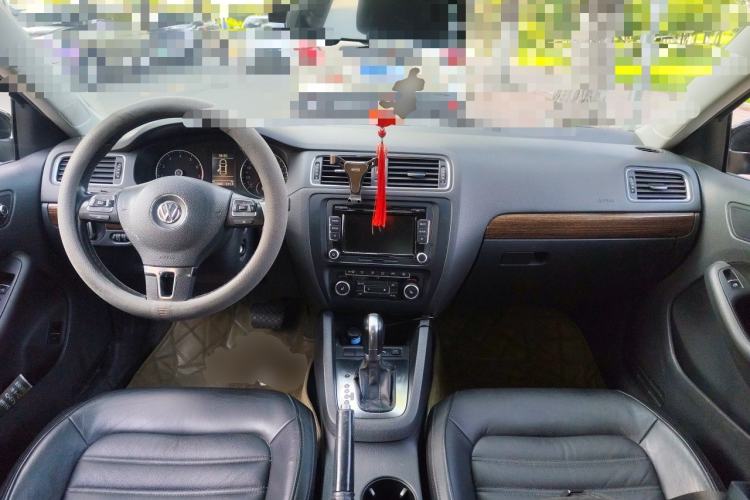 Used Volkswagen Sagitar 2012 1.4TSI Automatic Flagship Edition Center Console