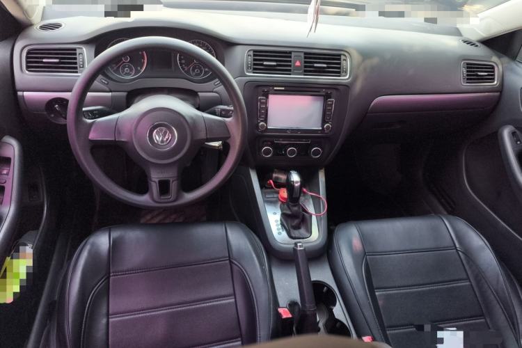 Used Volkswagen Sagitar 2012 1.4TSI Automatic Fashion Edition Center Console