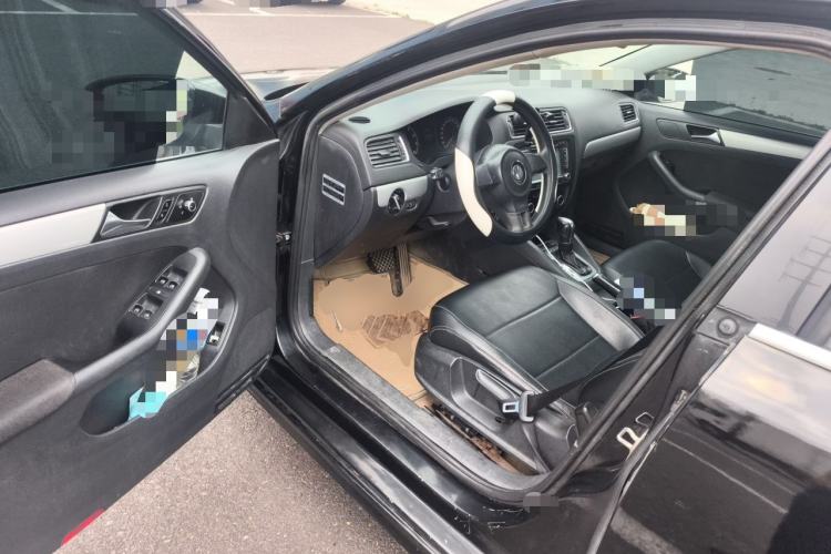 Used Volkswagen Sagitar 2012 1.6L Automatic Comfort Edition Driver Seat