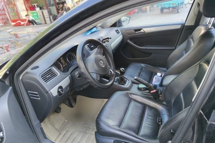Used Volkswagen Sagitar 2012 1.4TSI Manual Luxury Model Driver Seat