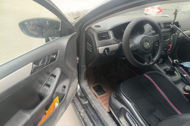 Used Volkswagen Sagitar 2012 1.6L Manual Comfort Model Driver Seat