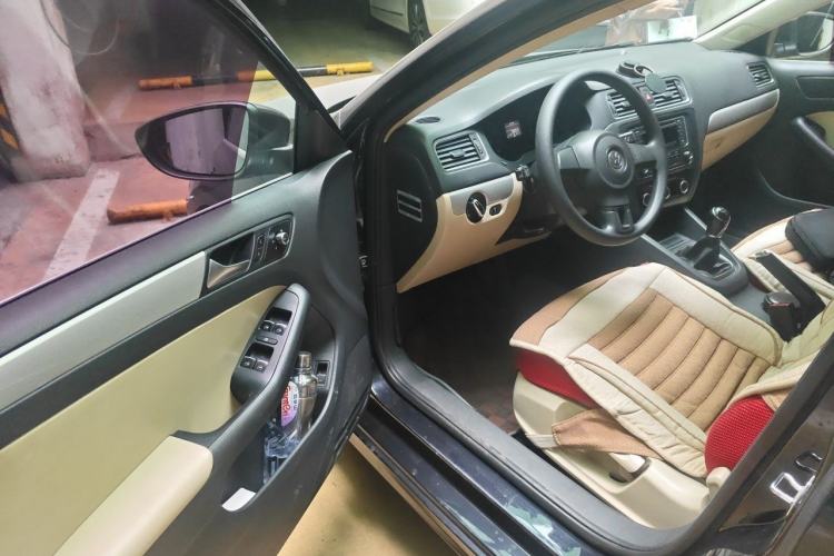 Used Volkswagen Sagitar 2012 1.6L Manual Comfort Model Driver Seat