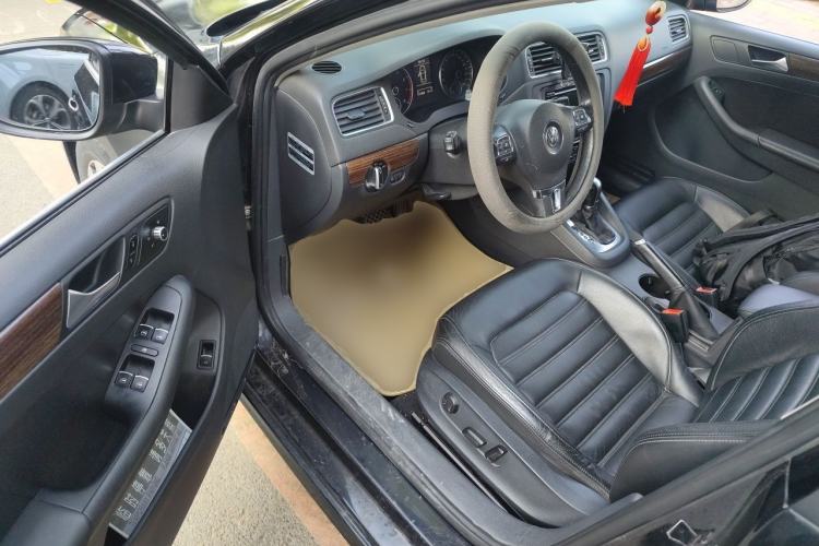 Used Volkswagen Sagitar 2012 1.4TSI Automatic Flagship Edition Driver Seat