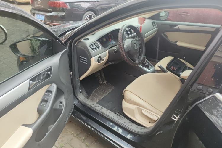 Used Volkswagen Sagitar 2012 1.6L Automatic Comfort Edition Driver Seat