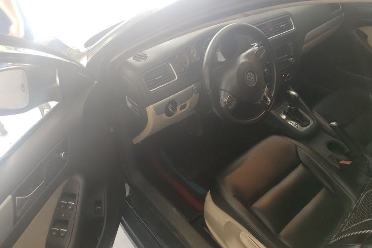 Used Volkswagen Sagitar 2012 1.4TSI Automatic Luxury Edition Driver Seat
