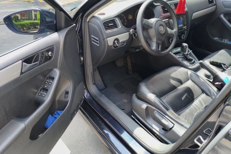 Used Volkswagen Sagitar 2012 1.6L Automatic Comfort Edition Driver Seat