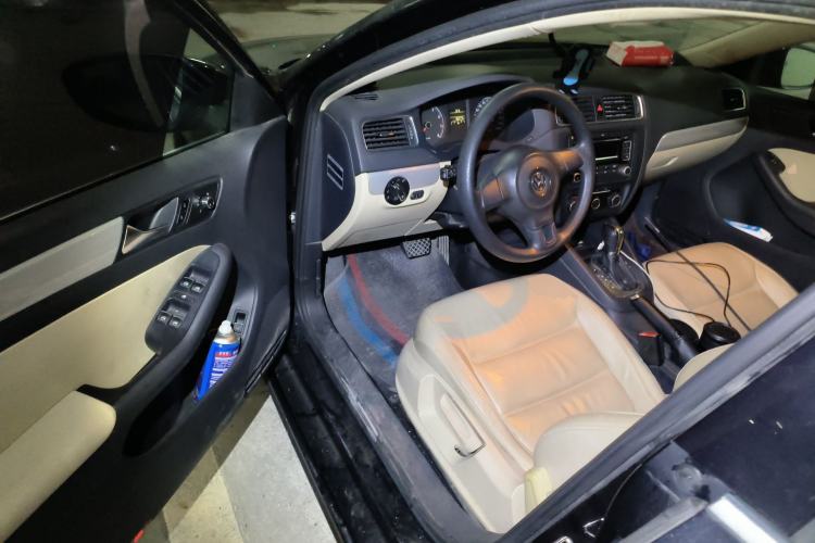 Used Volkswagen Sagitar 2012 1.6L Automatic Comfort Edition Driver Seat