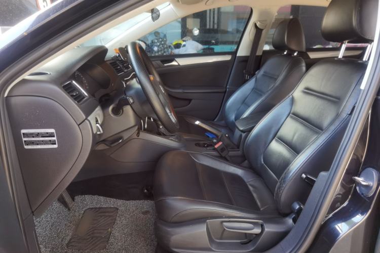 Used Volkswagen Sagitar 2012 1.6L Automatic Comfort Edition Driver Seat